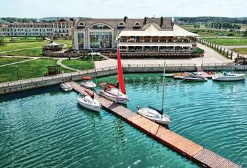Отель Robinson Club Ратомка
